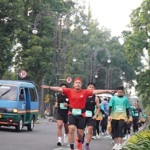 Race photo from BAUR RUN 2025