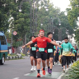 Race photo from BAUR RUN 2025