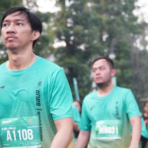 Race photo from BAUR RUN 2025