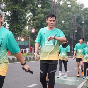 Race photo from BAUR RUN 2025