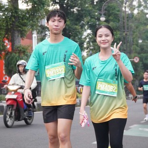 Race photo from BAUR RUN 2025