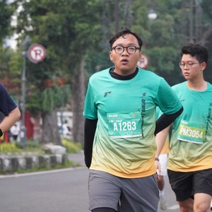 Race photo from BAUR RUN 2025
