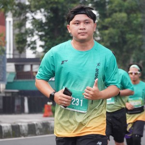 Race photo from BAUR RUN 2025