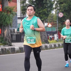 Race photo from BAUR RUN 2025