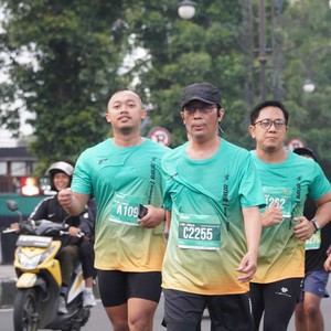 Race photo from BAUR RUN 2025