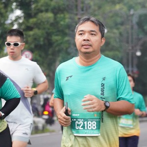 Race photo from BAUR RUN 2025