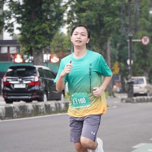Race photo from BAUR RUN 2025