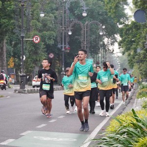 Race photo from BAUR RUN 2025