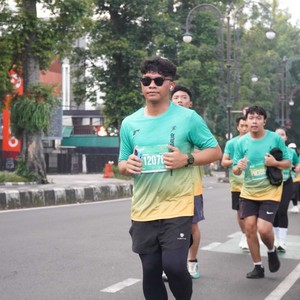 Race photo from BAUR RUN 2025