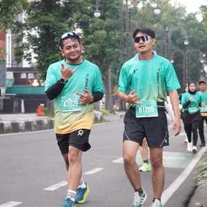 Race photo from BAUR RUN 2025