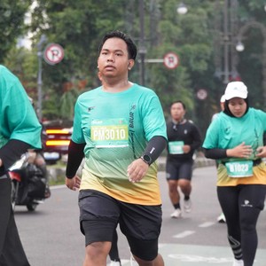 Race photo from BAUR RUN 2025