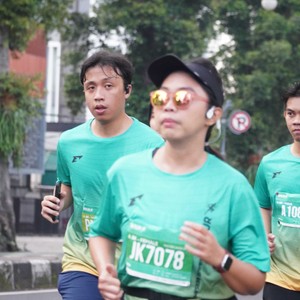 Race photo from BAUR RUN 2025