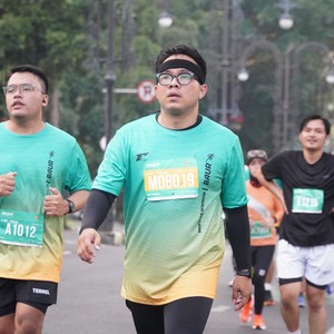 Race photo from BAUR RUN 2025