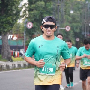 Race photo from BAUR RUN 2025