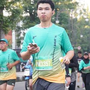 Race photo from BAUR RUN 2025