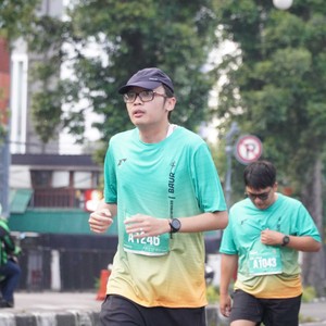 Race photo from BAUR RUN 2025