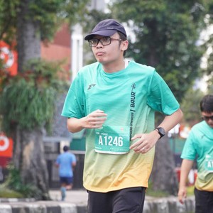 Race photo from BAUR RUN 2025