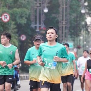 Race photo from BAUR RUN 2025
