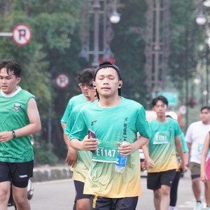 Race photo from BAUR RUN 2025