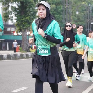Race photo from BAUR RUN 2025