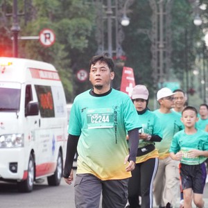 Race photo from BAUR RUN 2025