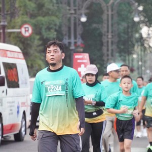 Race photo from BAUR RUN 2025