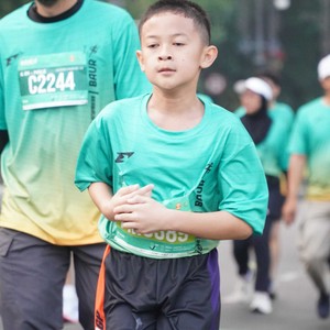 Race photo from BAUR RUN 2025