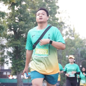 Race photo from BAUR RUN 2025