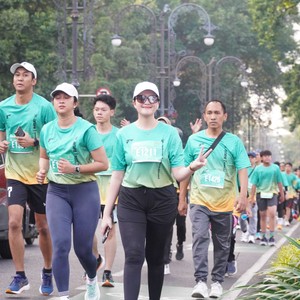Race photo from BAUR RUN 2025