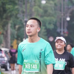 Race photo from BAUR RUN 2025