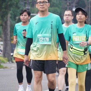 Race photo from BAUR RUN 2025