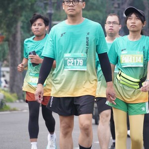 Race photo from BAUR RUN 2025