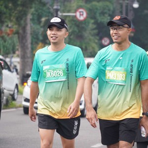 Race photo from BAUR RUN 2025