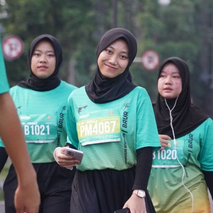 Race photo from BAUR RUN 2025