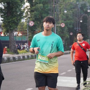Race photo from BAUR RUN 2025