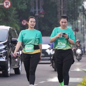Race photo from BAUR RUN 2025