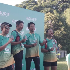Race photo from BAUR RUN 2025