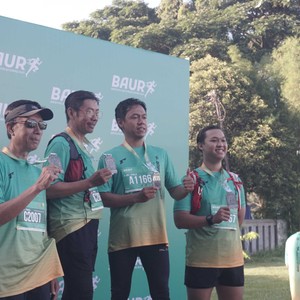 Race photo from BAUR RUN 2025