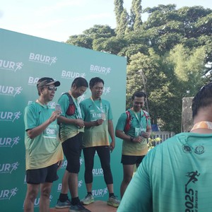 Race photo from BAUR RUN 2025