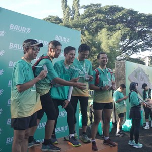 Race photo from BAUR RUN 2025