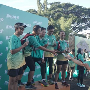 Race photo from BAUR RUN 2025