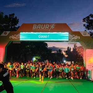 Race photo from BAUR RUN 2025