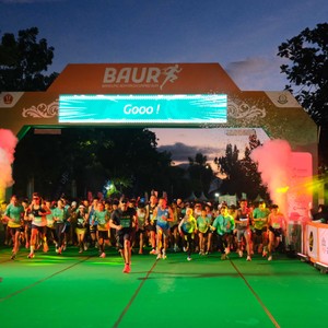 Race photo from BAUR RUN 2025