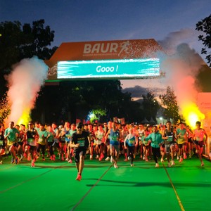 Race photo from BAUR RUN 2025