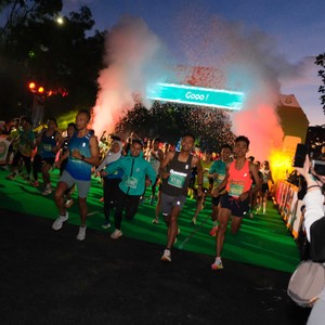 Race photo from BAUR RUN 2025