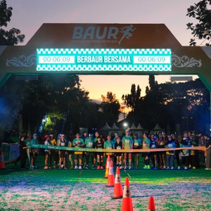 Race photo from BAUR RUN 2025