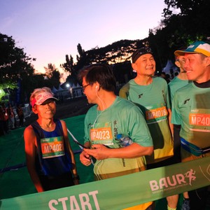 Race photo from BAUR RUN 2025