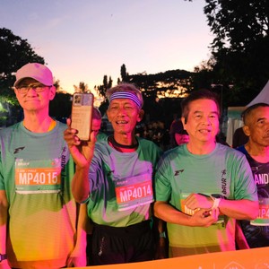 Race photo from BAUR RUN 2025