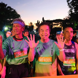 Race photo from BAUR RUN 2025