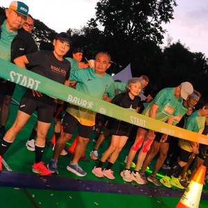 Race photo from BAUR RUN 2025